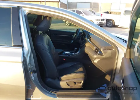 2019 Toyota Camry Xse V6 z USA, uszkodzony, nr VIN 4T1BZ1HK0KU026888